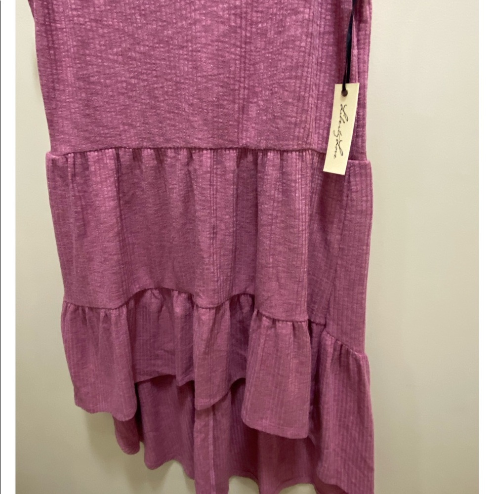 High-Low tiered Top - Picture 3 of 4